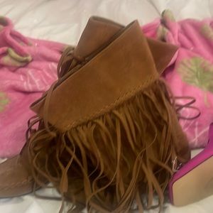Fringe brown boots worn like 2 times